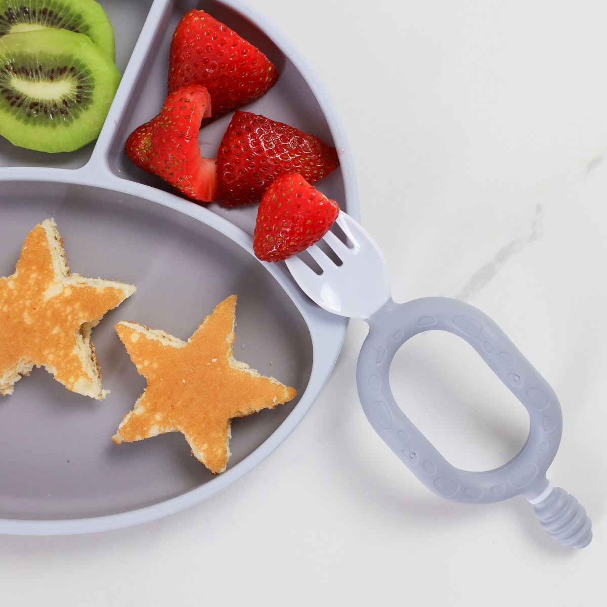 Bibado plate and Sporkit with fruit and pancakes